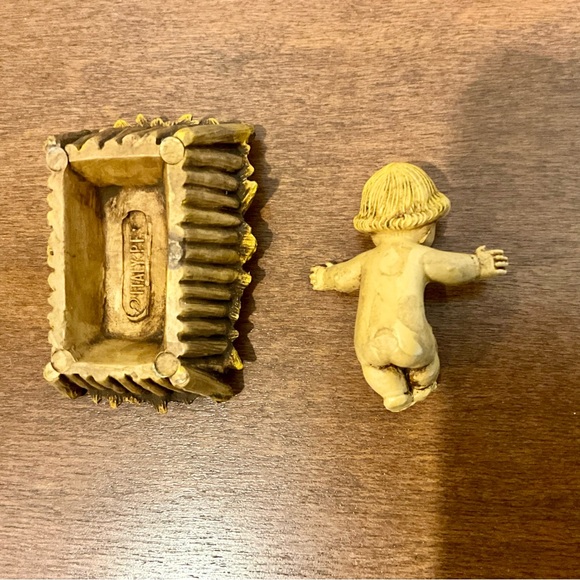 Vintage Pellegrini Nativity Set - Picture 7 of 11